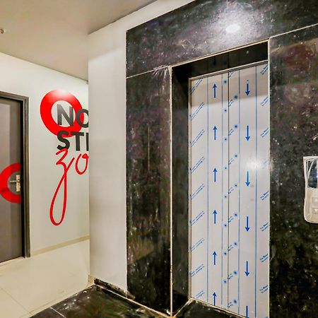 Super Collection O Le Noida Hotel Near Sector 76 Metro Station Ngoại thất bức ảnh