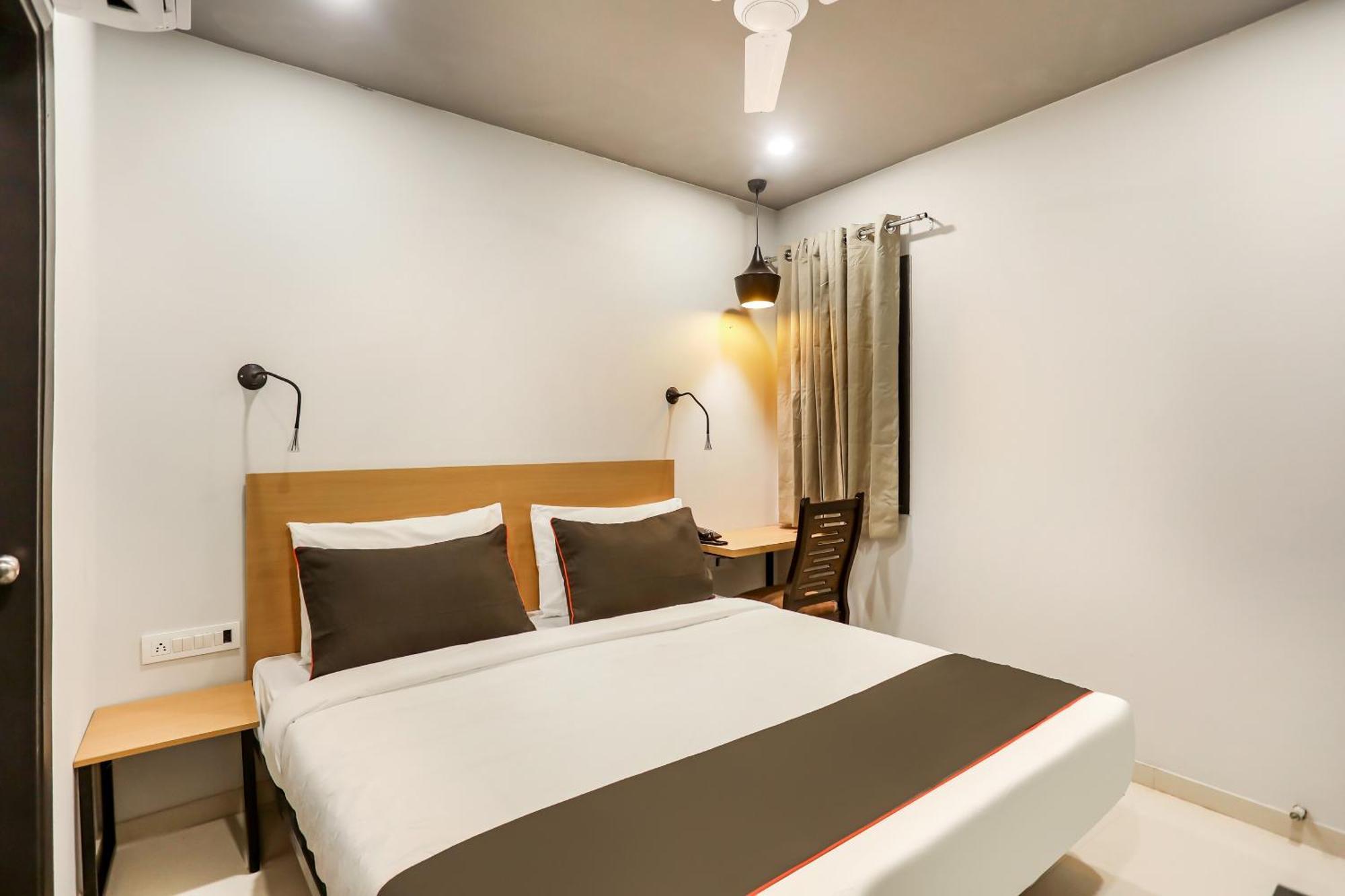 Super Collection O Le Noida Hotel Near Sector 76 Metro Station Ngoại thất bức ảnh